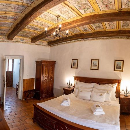Loreta Hotel Прага Екстер'єр фото