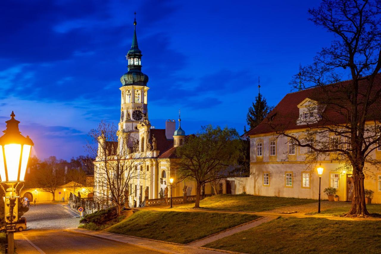 Loreta Hotel Прага Екстер'єр фото
