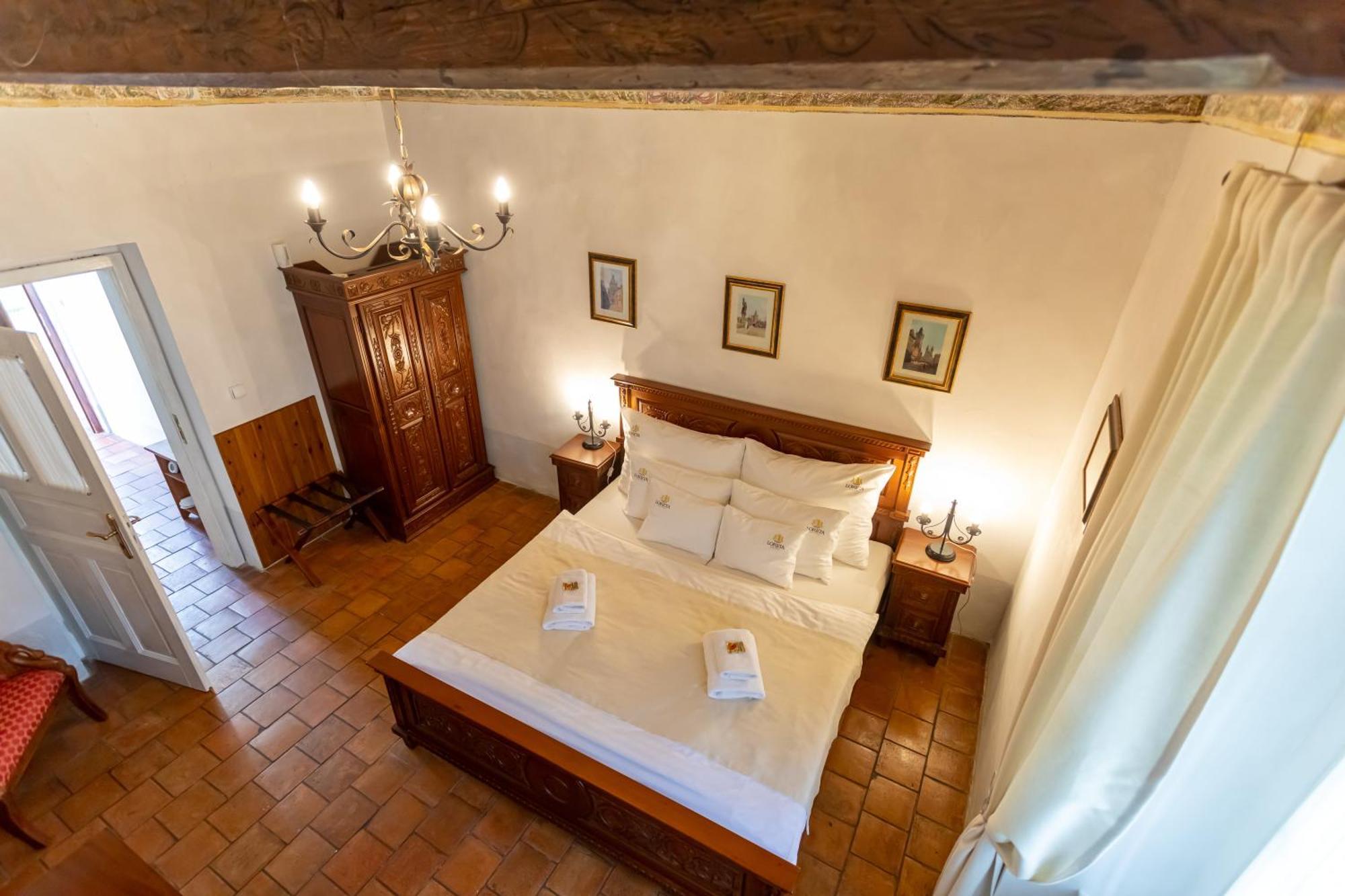 Loreta Hotel Прага Екстер'єр фото