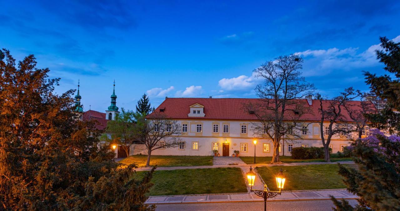 Loreta Hotel Прага Екстер'єр фото