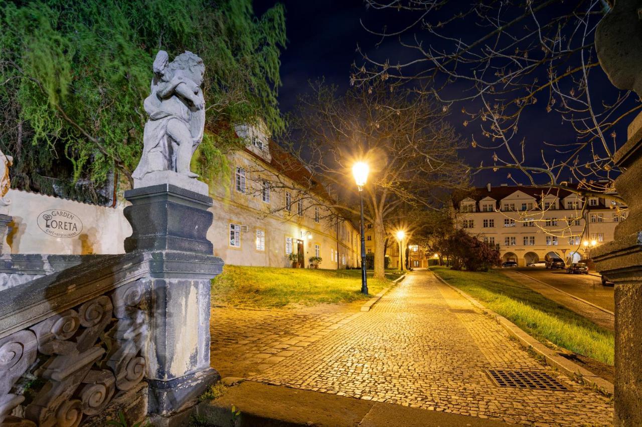 Loreta Hotel Прага Екстер'єр фото