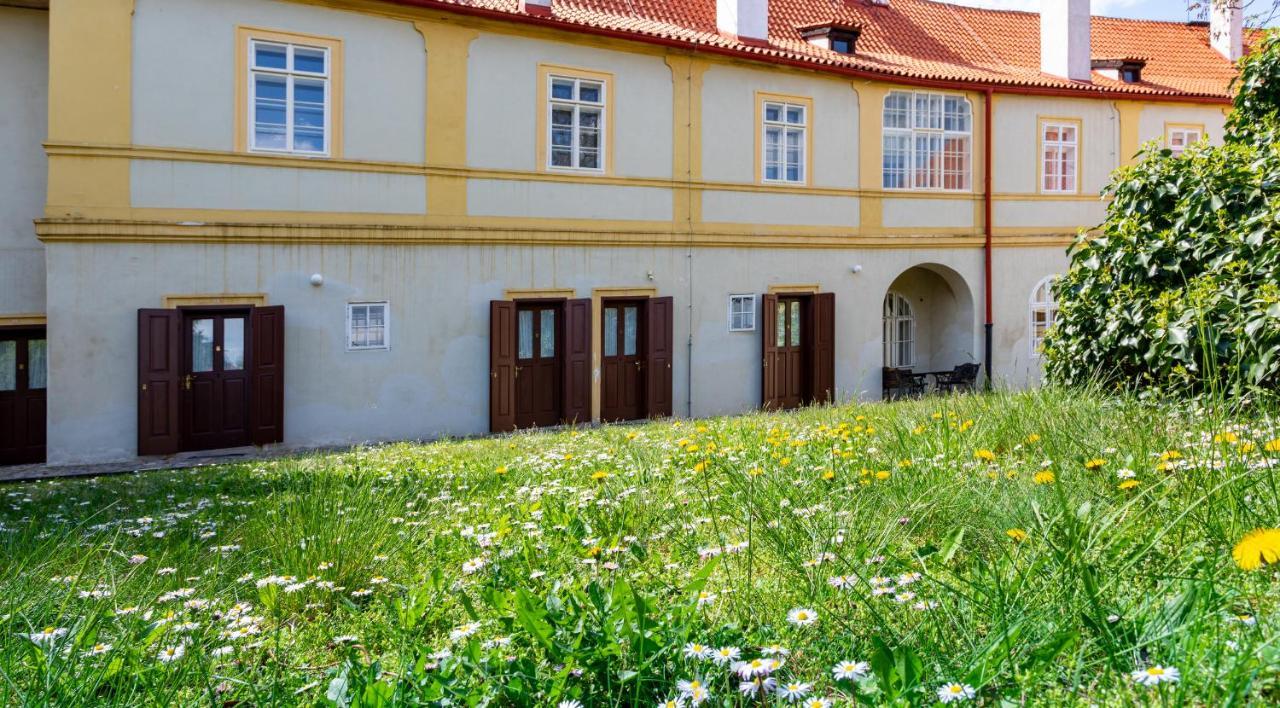 Loreta Hotel Прага Екстер'єр фото