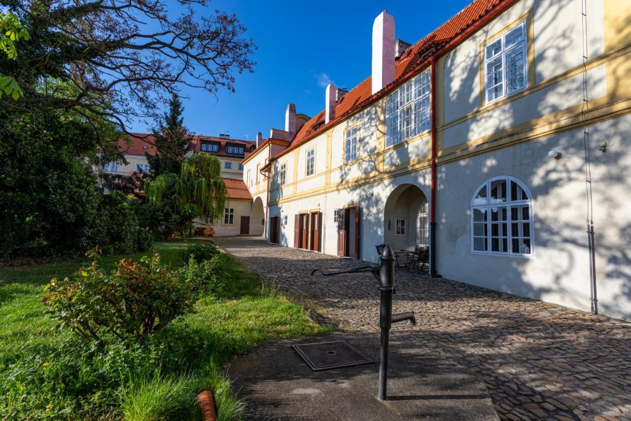 Loreta Hotel Прага Екстер'єр фото