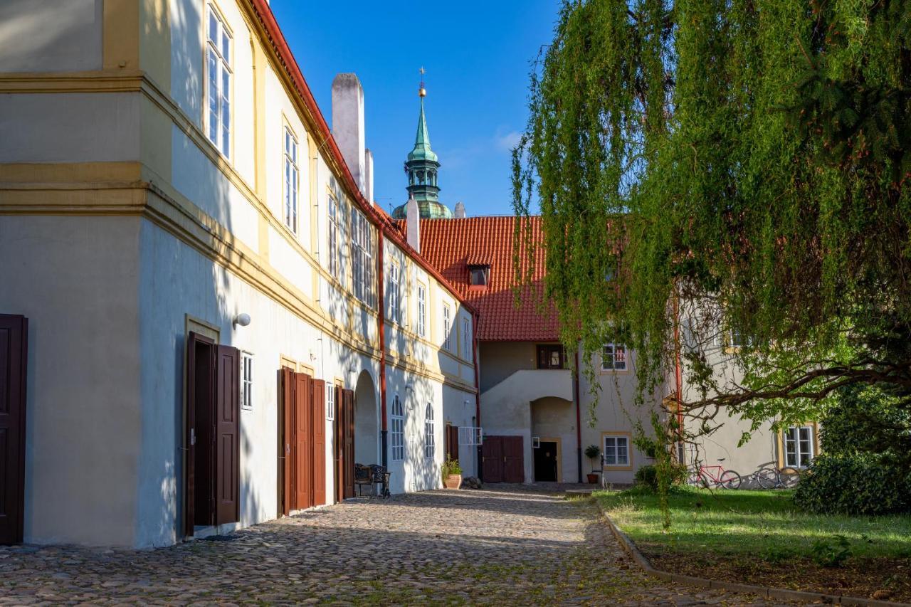 Loreta Hotel Прага Екстер'єр фото