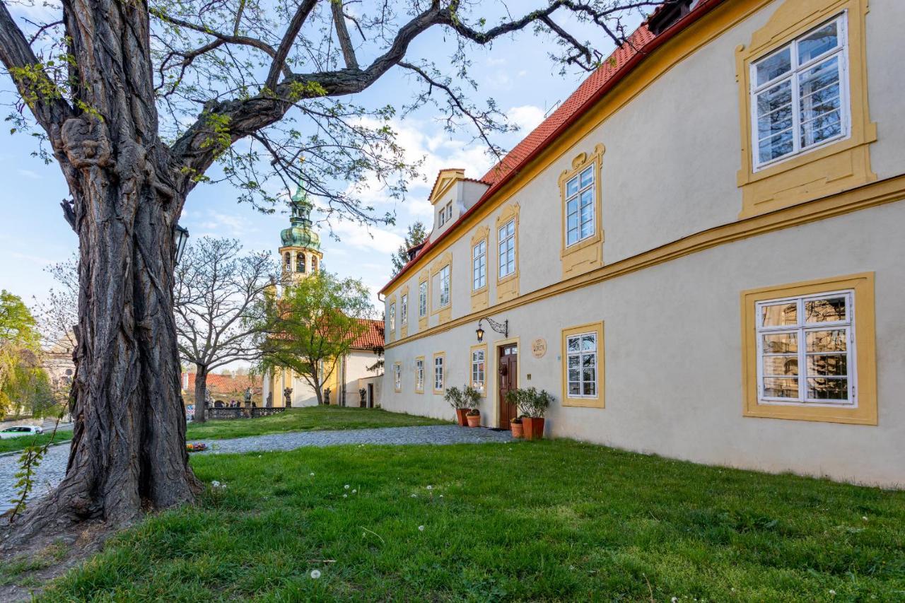 Loreta Hotel Прага Екстер'єр фото