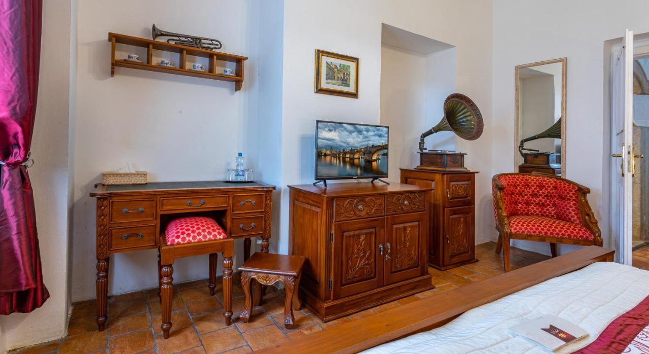 Loreta Hotel Прага Екстер'єр фото